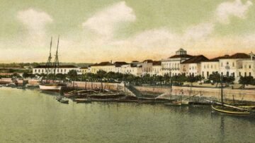 Exposição na Praça Teixeira Gomes propõe passeio pela história do postal ilustrado em Portimão